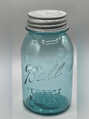 Vintage‎ Aqua Blue Pint BALL PERFECT MASON Jar w/ Zinc Lid #5 embossed